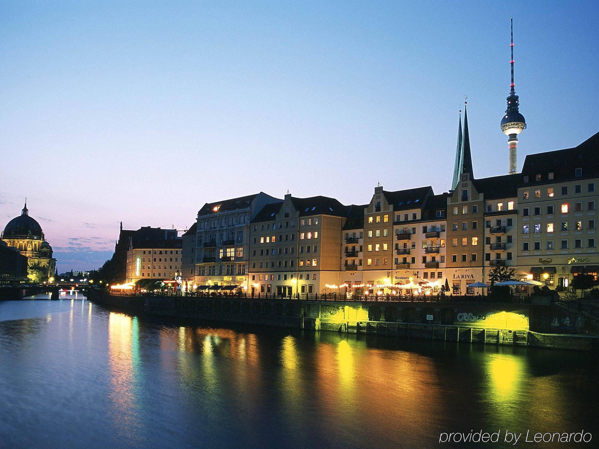 Ibis Styles Ost Hotel 3*
