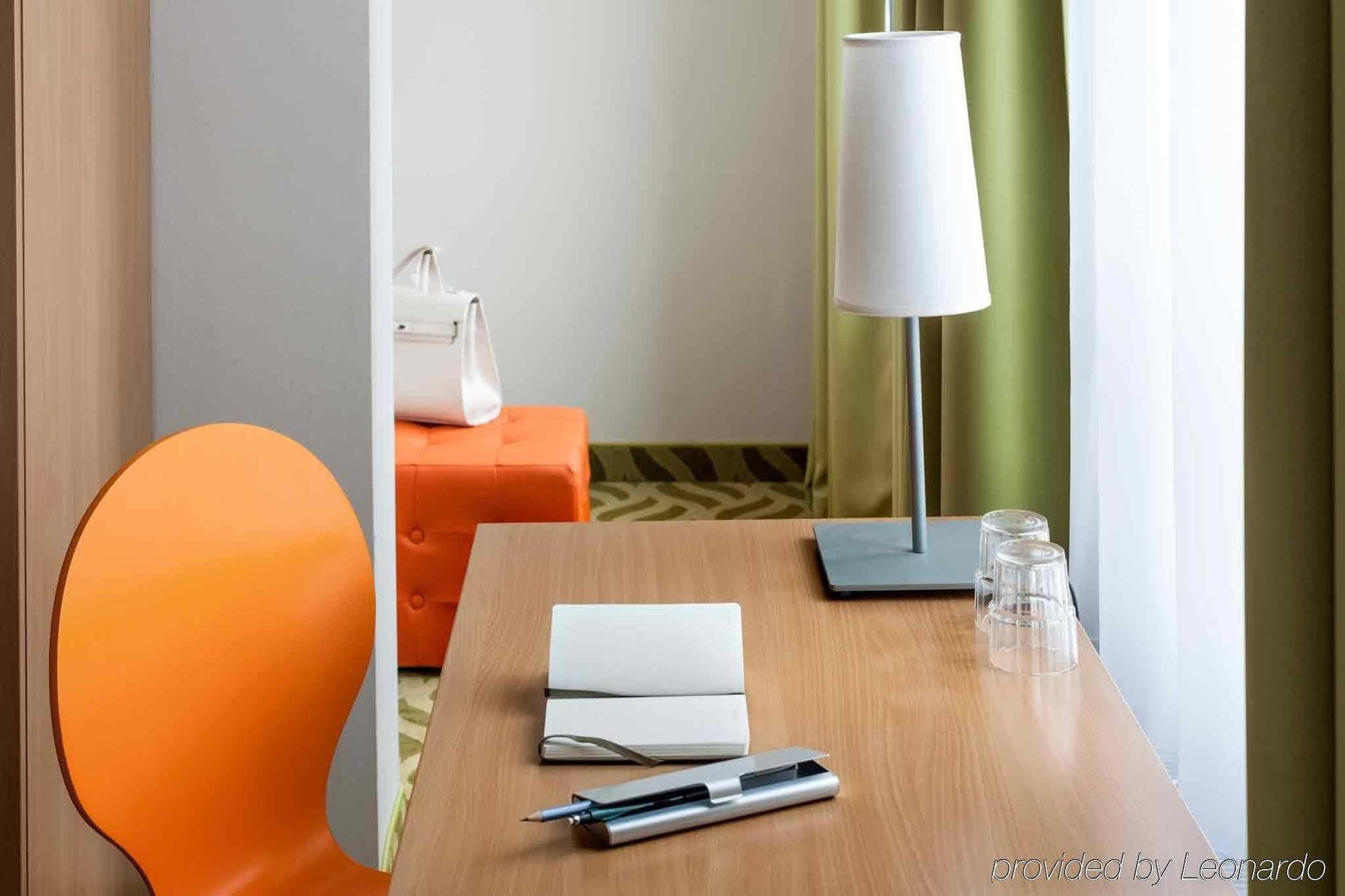 Ibis Styles Ost Hotel 3*
